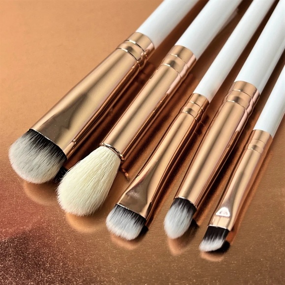 CROWN | 5PC ALL EYES ON YOU LUXE BRUSH SET - Picture 2 of 8